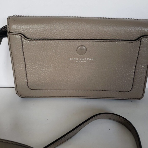 MARC JACOBS Logo Empire City Mink Wallet On Strap Holder 7x4" Small Bag Gray - Picture 2 of 10